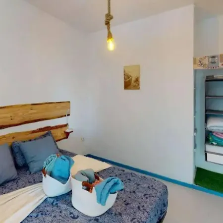 La Casa Con Terraza Privada Sobre El Mar Holiday home Telde