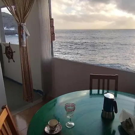 Hébergement de vacances La Casa Con Terraza Privada Sobre El Mar Telde